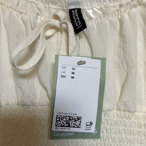 H&M Divided Cream Cropped Peasant Top M NWT - Picture 2 of 3